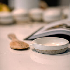 Le repose-cuillère en céramique